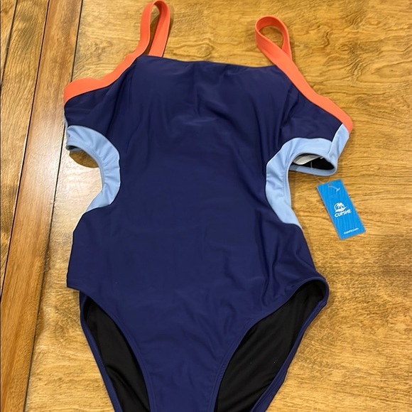 Cupshe NWT One-Piece Swimsuit - Picture 1 of 5